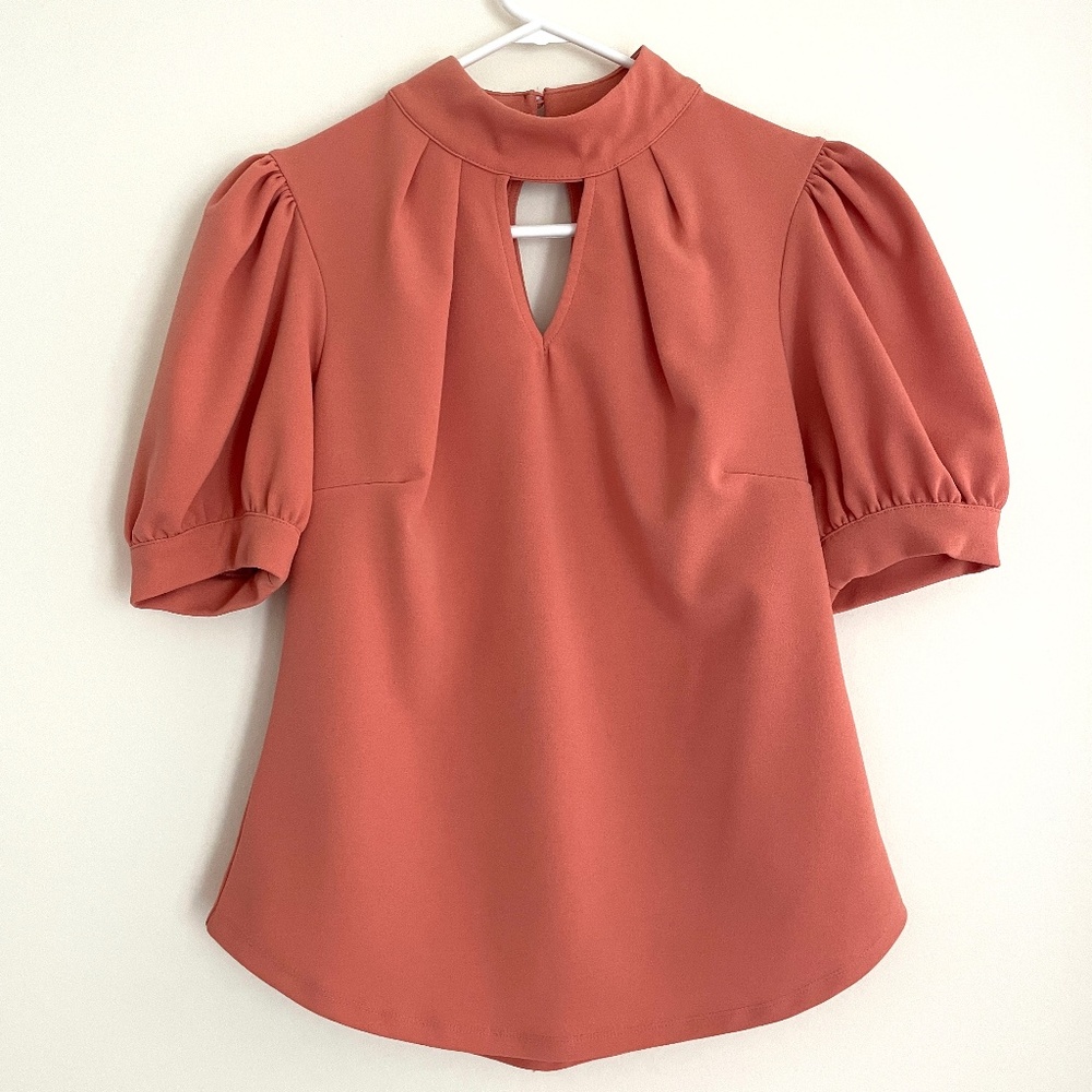 Women's 7th Ave NY&Company Puff Sleeve Soft Peach Blouse Keyhole Neck Size Small
